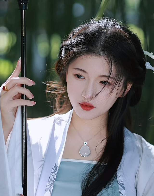 网红阿桃婚房抓奸,坦言享受出轨