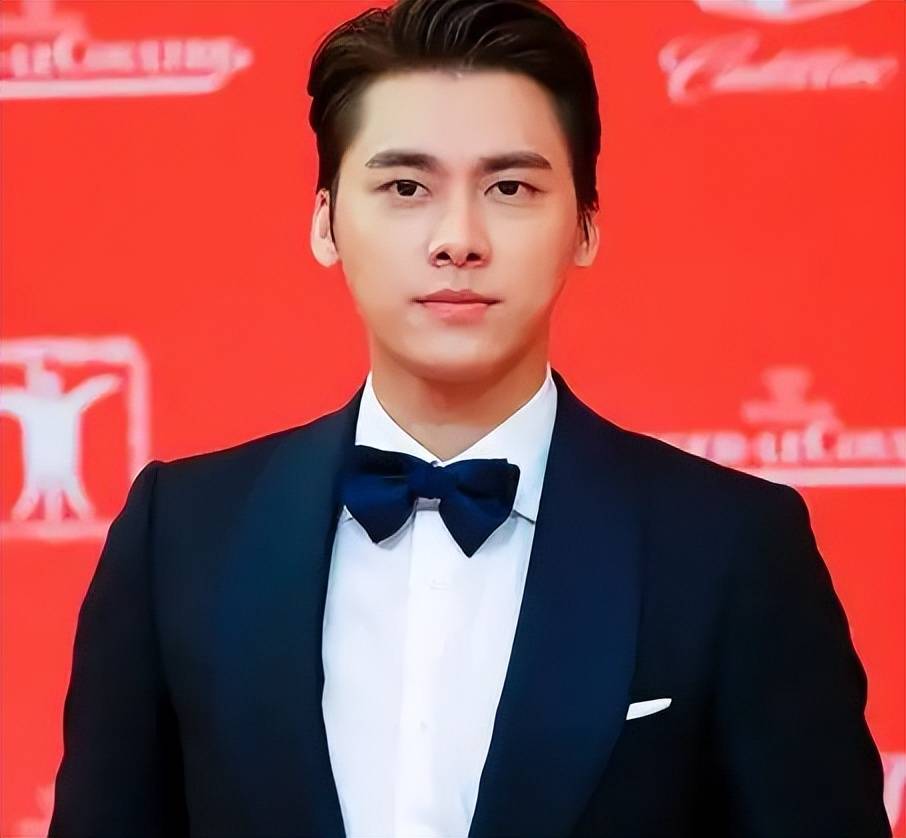 内娱顶流男星人设崩塌!镜头前后两副面孔