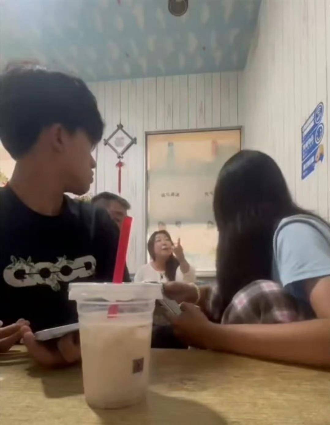 山东男打女后续:拽头扇耳光,警方定性揭过往