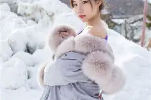 港星黄昏恋高调秀恩爱，前夫家暴后终获幸福