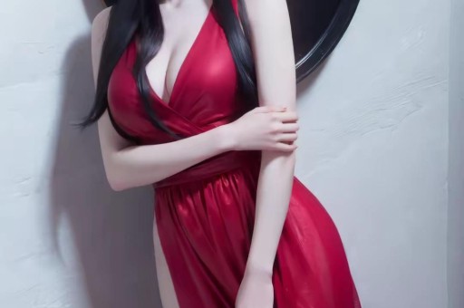 何秋亊撞衫抄袭争议：网红创意引热议