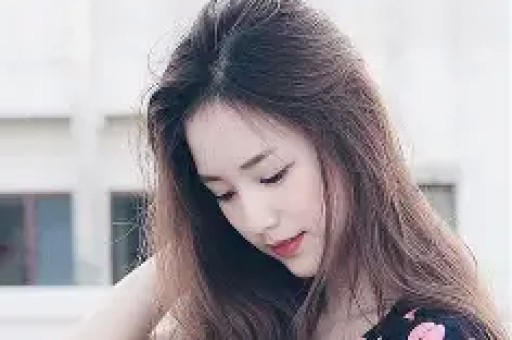 仙桃网红电梯PK女生后续：行头近10万，过往直播被扒很有钱
