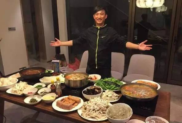 黄磊团队被指抄袭拒回应,网友质疑假面具