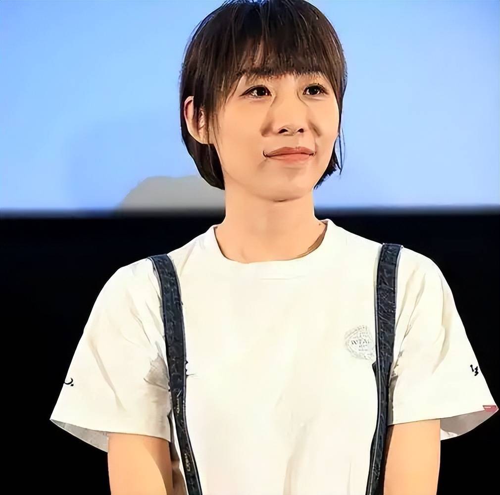 结婚两年离婚十年,与郭京飞合作引发关注