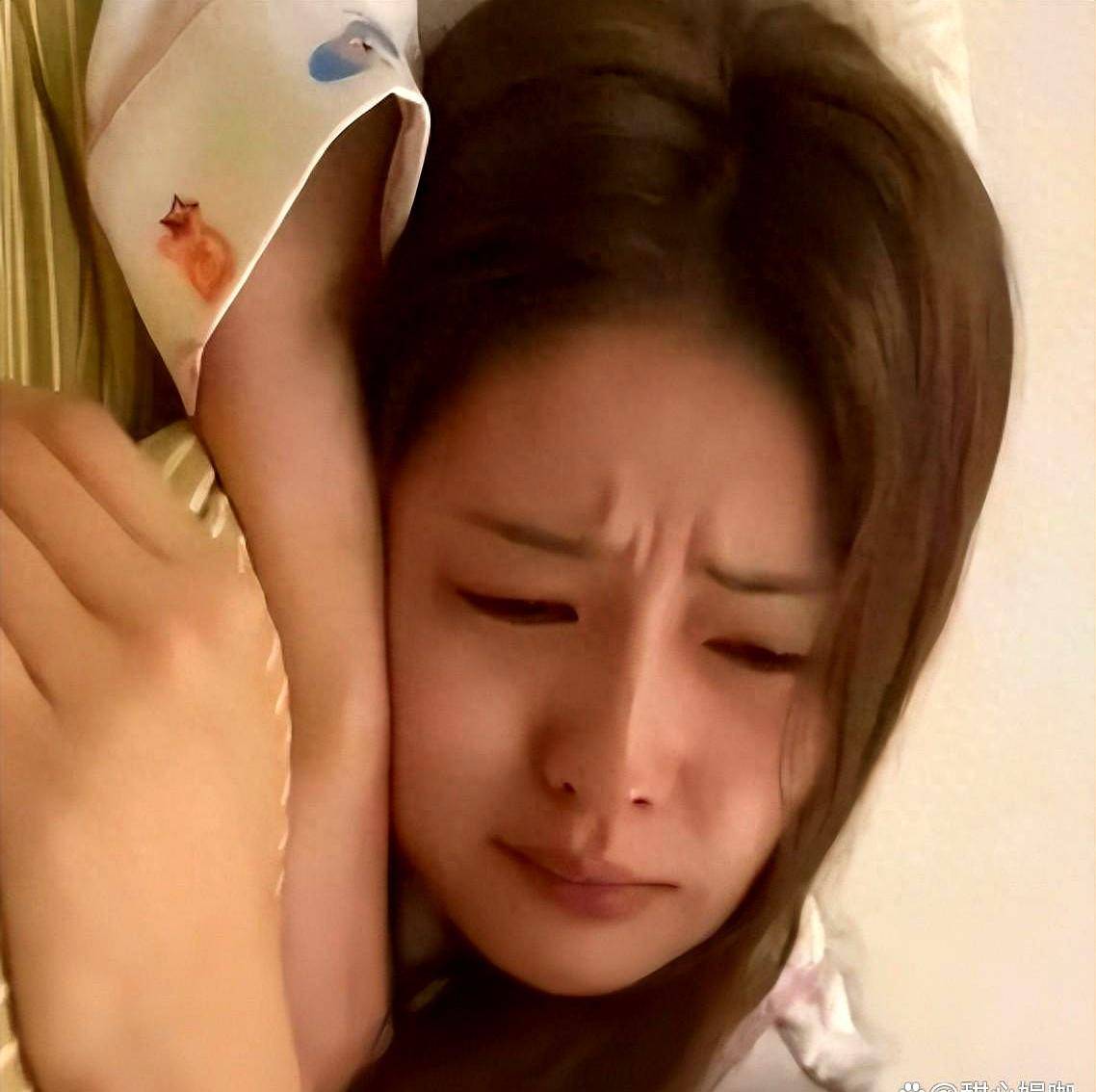 两位女星自曝娱乐圈隐秘规则 白鹿手伸裤后揭露黑暗